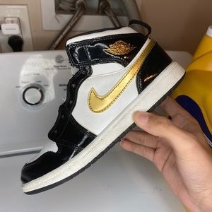Jordan 1 mid